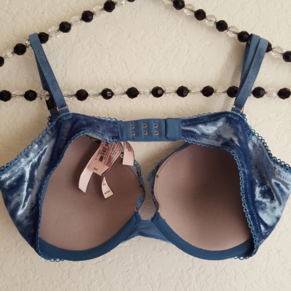 Victoria's secret blue lace velour push up 34C - Picture 2 of 4